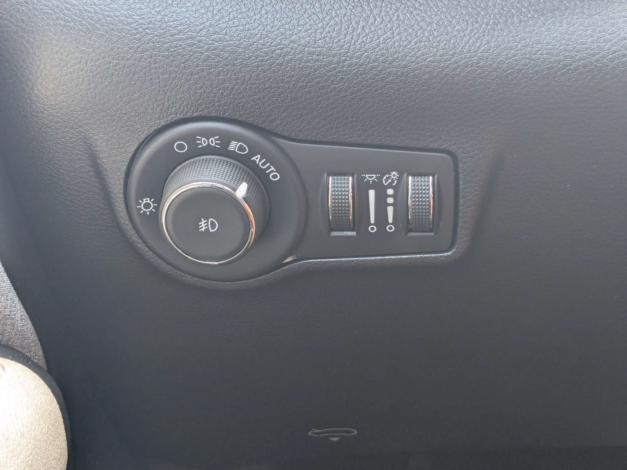 Used 2024 Jeep Compass Latitude AWD/4WD image 24