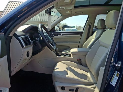 Certified 2023 Volkswagen Atlas SE w/ Panoramic Sunroof Package image 13