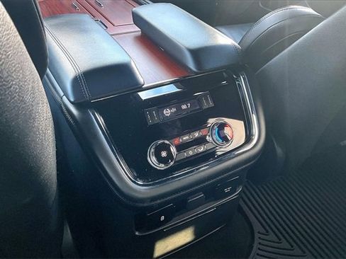 Used 2021 Lincoln Navigator L Reserve image 10