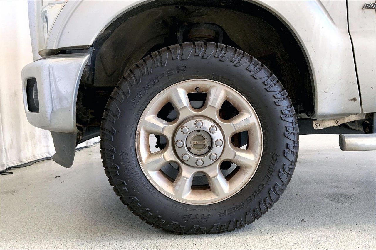 Used 2016 Ford F250 Lariat w/ Lariat Ultimate Package AWD/4WD image 6