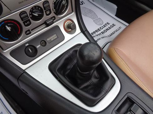 Used 2004 MAZDA MX-5 Miata LS w/ Convenience Pkg image 25