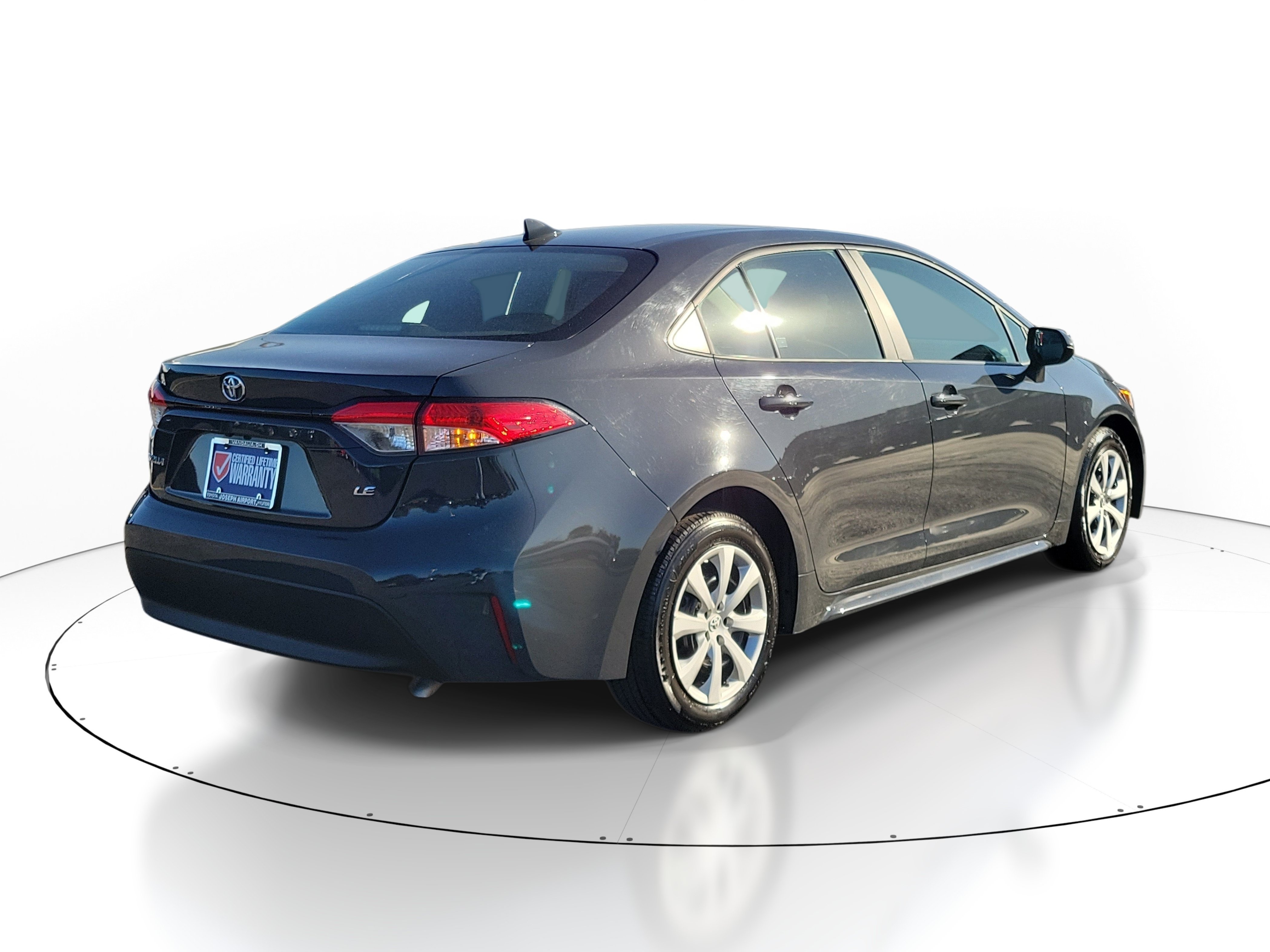Used 2024 Toyota Corolla LE FWD image 4