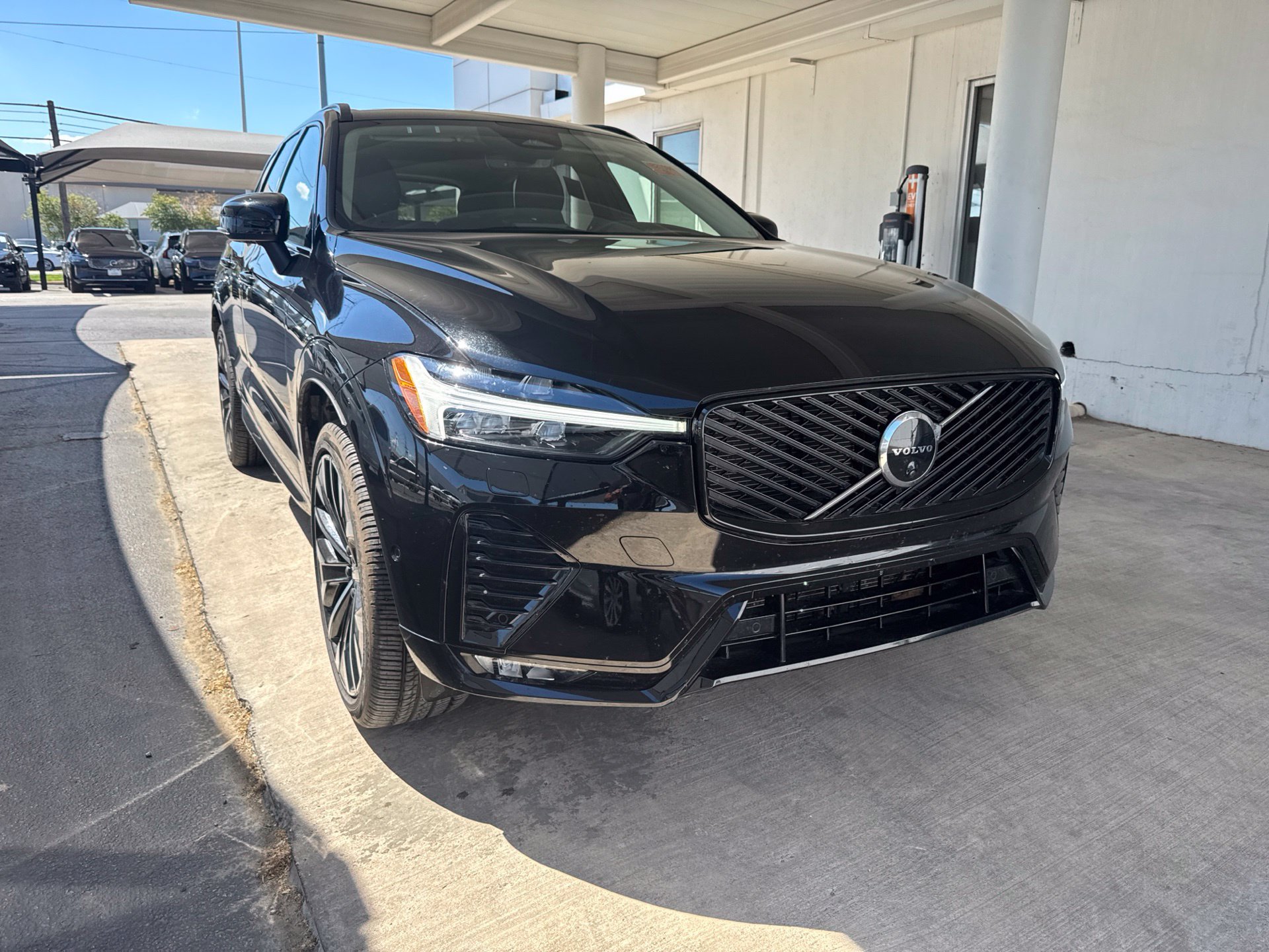 Certified 2026 Volvo XC60 B5 Ultra AWD/4WD image 4