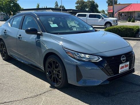 New 2025 Nissan Sentra SR w/ Midnight Edition image 2