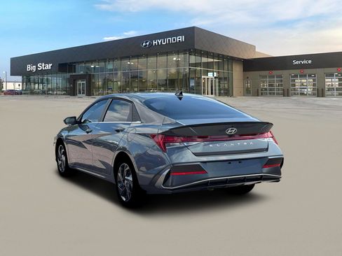 New 2026 Hyundai Elantra SEL Sport FWD image 5