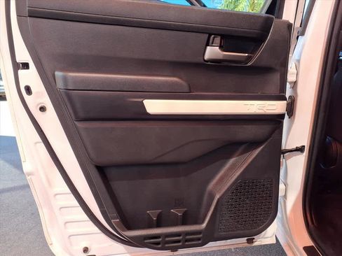 Certified 2024 Toyota Tacoma TRD Off-Road AWD/4WD image 19