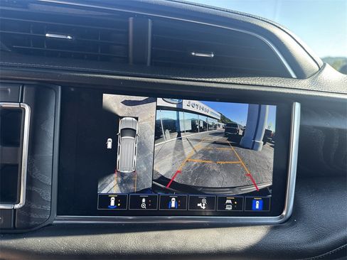 Used 2022 GMC Yukon XL Denali w/ Denali Ultimate Package image 26