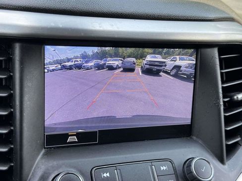 Used 2023 GMC Acadia SLT AWD/4WD image 5