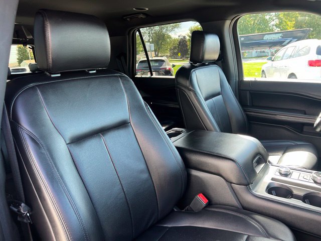 Used 2020 Ford Expedition XLT w/ Equipment Group 202A AWD/4WD image 12