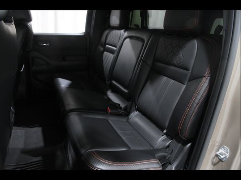 Used 2023 Nissan Frontier PRO-4X w/ Pro-4X Premium Package AWD/4WD image 19