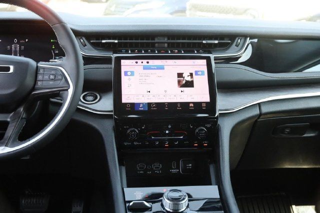 Used 2024 Jeep Grand Cherokee Limited 4xe AWD/4WD image 27