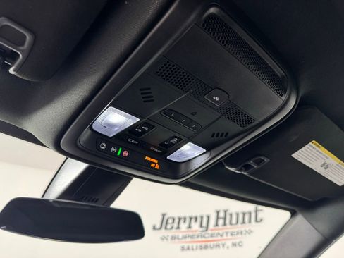 Used 2025 Cadillac XT5 Premium Luxury image 24