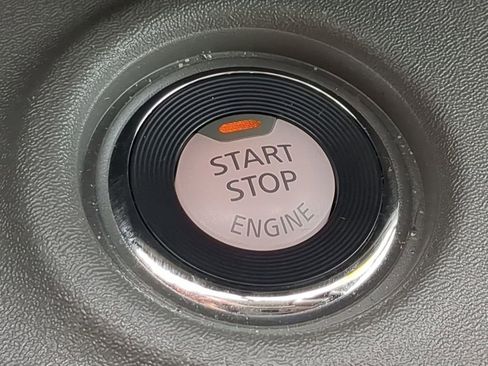 Certified 2021 Nissan Frontier SV w/ Midnight Edition Floor Mats image 27