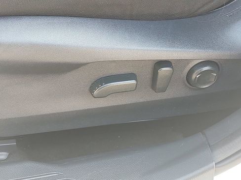 Used 2025 Subaru Outback Premium w/ Popular Package #1A image 24