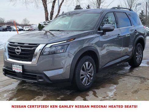 Certified 2025 Nissan Pathfinder SV image 7
