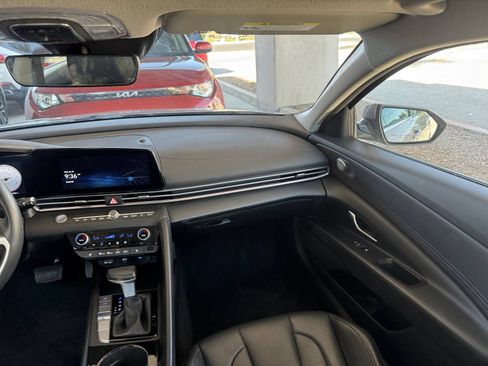Used 2025 Hyundai Elantra Limited FWD image 38