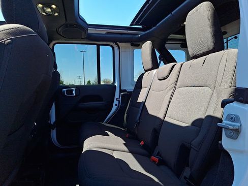Certified 2022 Jeep Wrangler Unlimited Sahara w/ Cold Weather Group AWD/4WD image 10