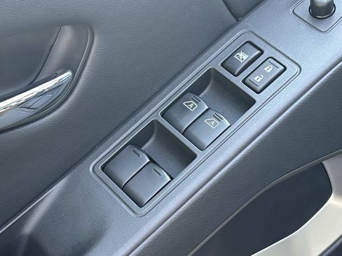 New 2026 Nissan Frontier SV w/ SV Convenience Package RWD image 18