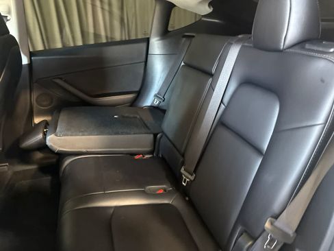 Used 2023 Tesla Model Y Long Range AWD/4WD image 16