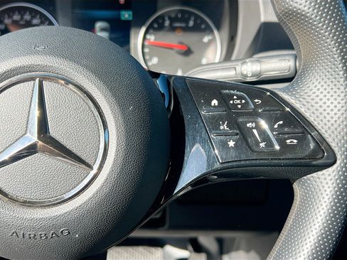 Used 2025 Mercedes-Benz Sprinter 2500 image 19