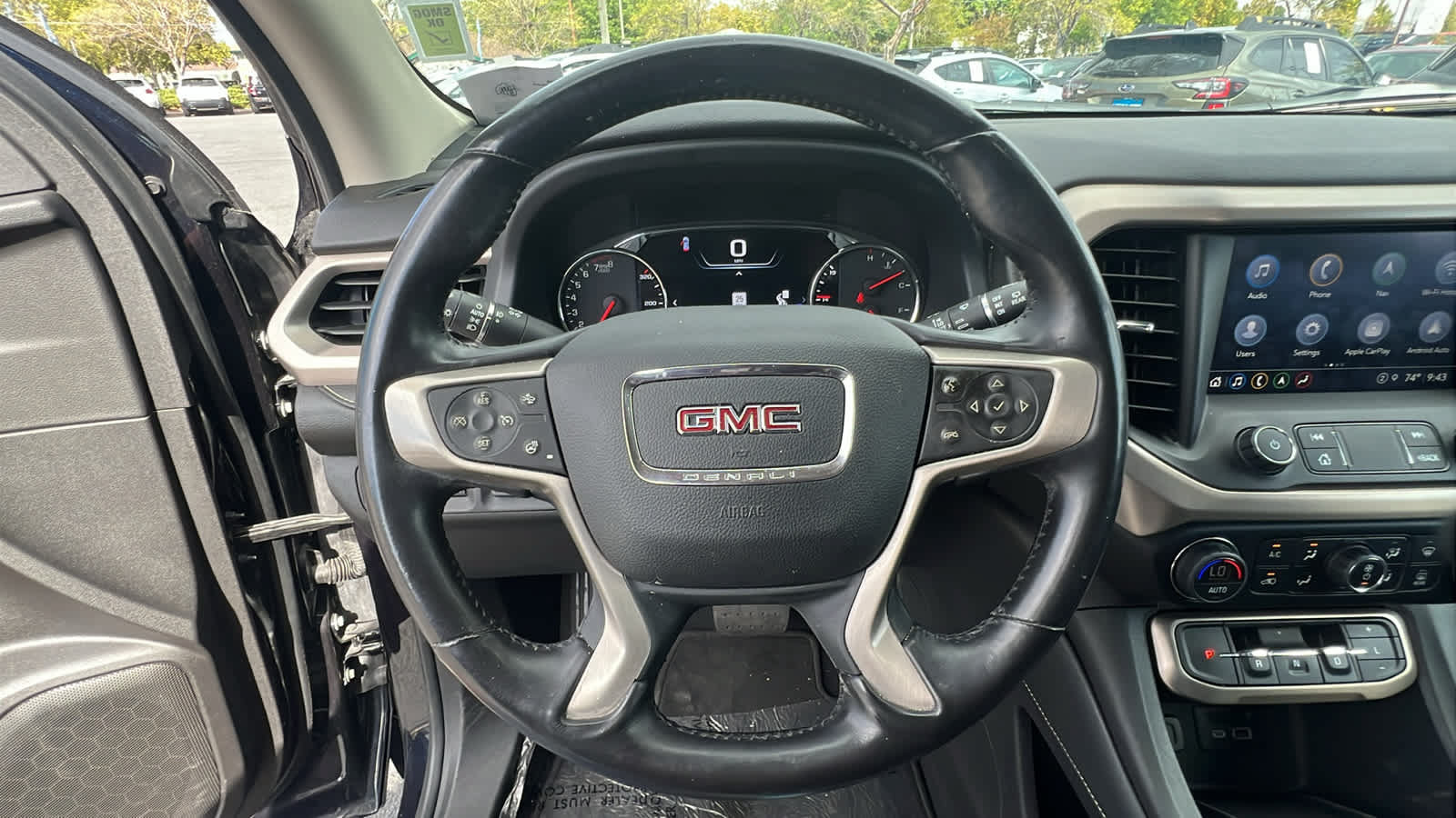 Used 2022 GMC Acadia Denali w/ Denali Ultimate Package AWD/4WD image 18