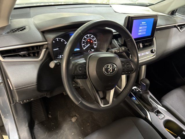 Used 2025 Toyota Corolla Cross LE FWD image 9