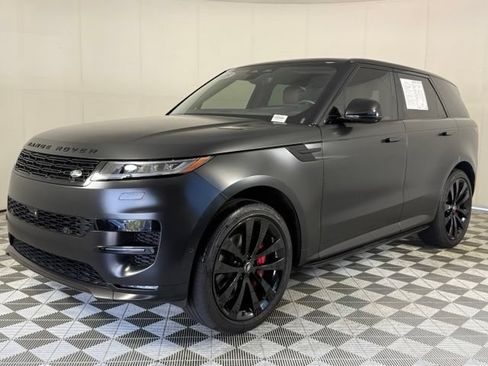 Used 2025 Land Rover Range Rover Sport Dynamic SE AWD/4WD image 2