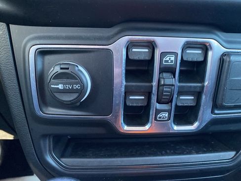 Used 2023 Jeep Gladiator Sport image 26
