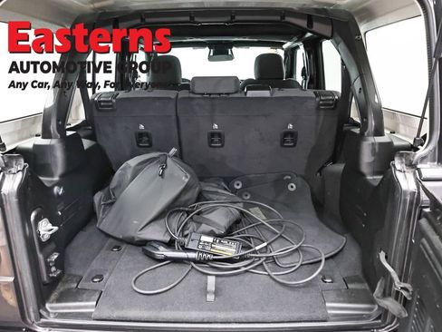 Used 2025 Jeep Wrangler Unlimited Sahara AWD/4WD image 9