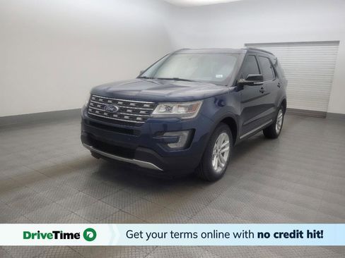 Used 2017 Ford Explorer XLT w/ Equipment Group 202A FWD image 1