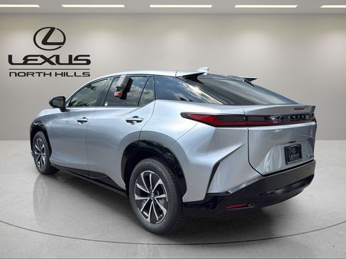 Used 2023 Lexus RZ 450e Premium w/ Technology Package AWD/4WD image 8