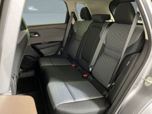 Used 2023 Nissan Rogue SV image 11