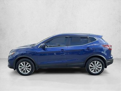 Used 2022 Nissan Rogue Sport SV FWD image 2