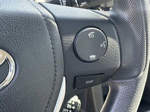 Used 2014 Toyota Corolla LE image 29