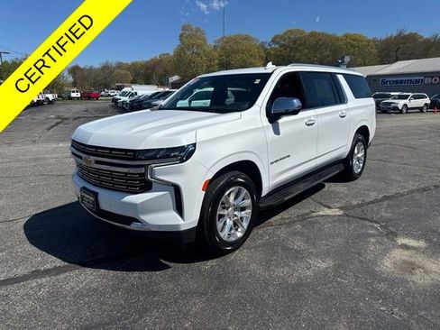 Used 2023 Chevrolet Suburban Premier AWD/4WD image 5