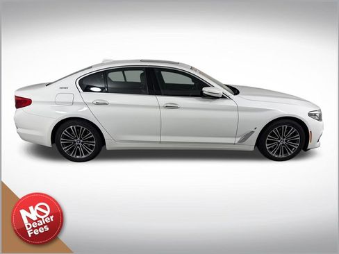 Used 2018 BMW 530e w/ Premium Package 2 RWD image 2