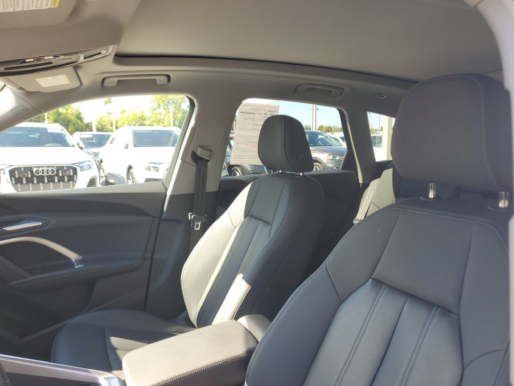 Certified 2025 Audi Q5 Premium w/ Convenience Package AWD/4WD image 23