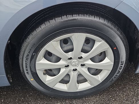 Used 2022 Toyota Corolla LE image 22