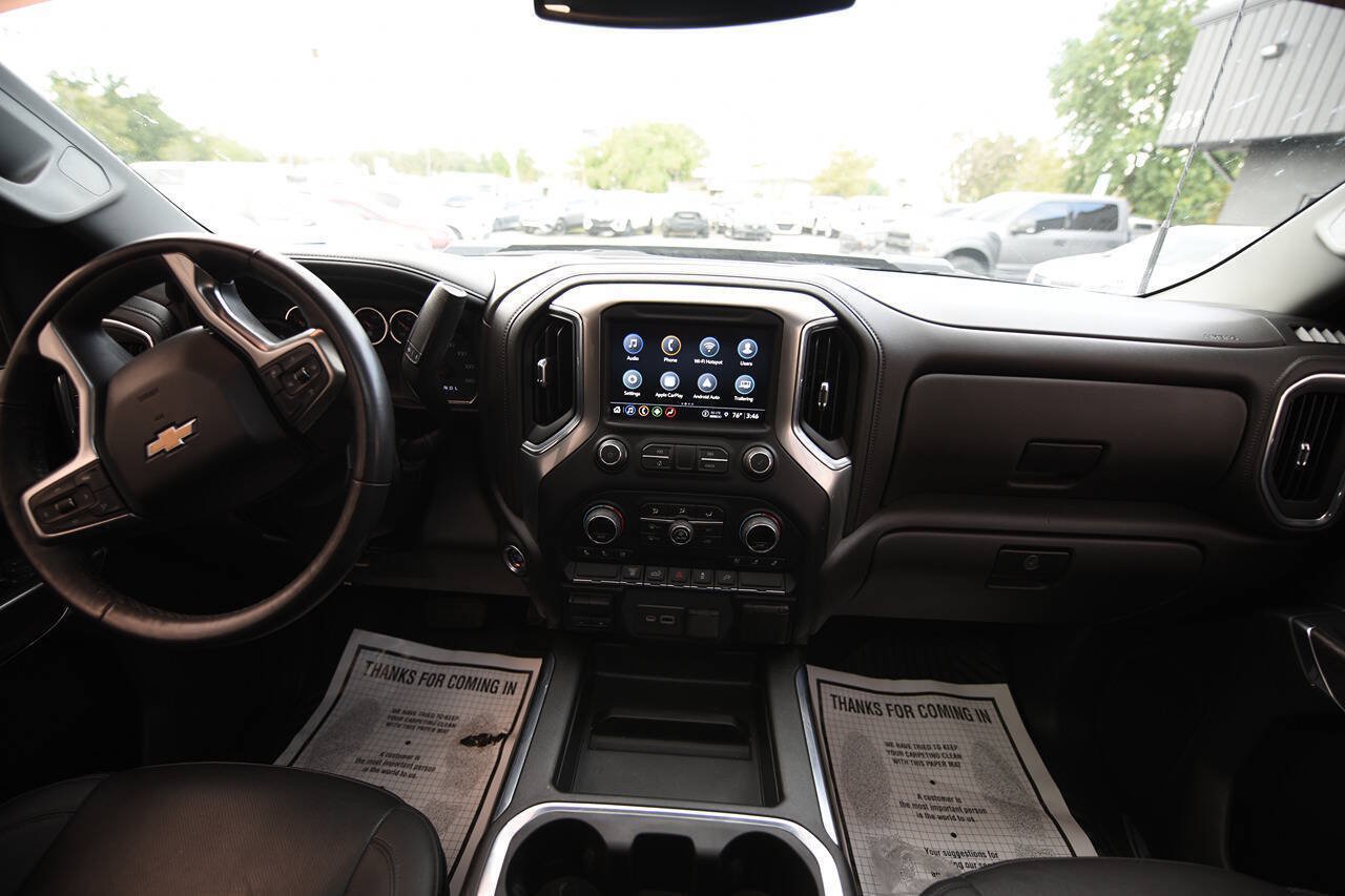 Used 2022 Chevrolet Silverado 2500 LTZ w/ LTZ Convenience Package AWD/4WD image 17