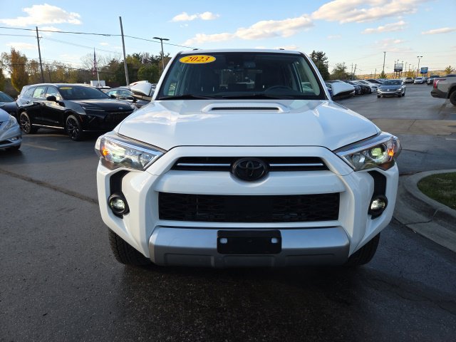 Used 2023 Toyota 4Runner TRD Off-Road Premium w/ Moonroof Package AWD/4WD image 2