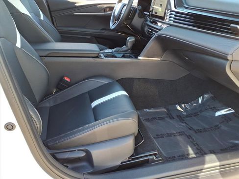 Certified 2025 Toyota Camry SE image 9