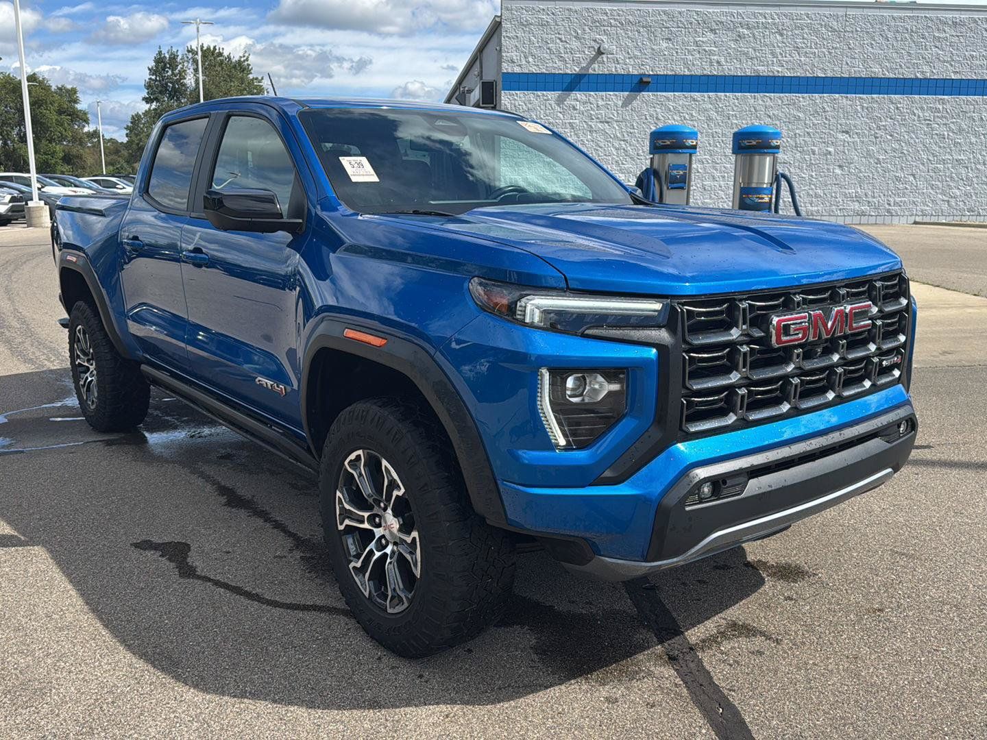 Used 2023 GMC Canyon AT4 w/ AT4 Premium Package AWD/4WD image 7
