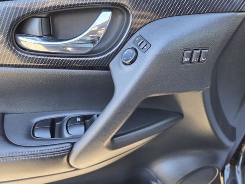 Used 2017 Nissan Rogue SL w/ SL Premium Package image 13