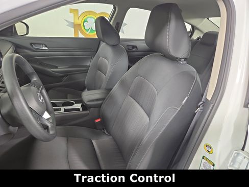 Used 2024 Nissan Altima 2.5 SV FWD image 11