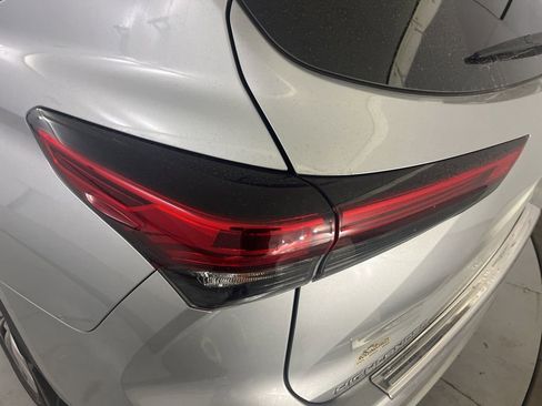 Used 2020 Toyota Highlander Platinum image 21