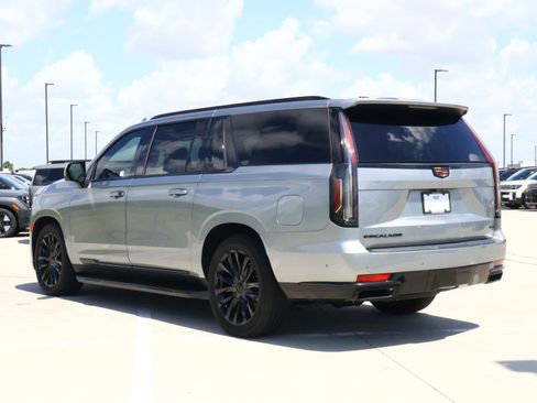 Used 2023 Cadillac Escalade ESV Premium Luxury w/ Performance Package AWD/4WD image 3