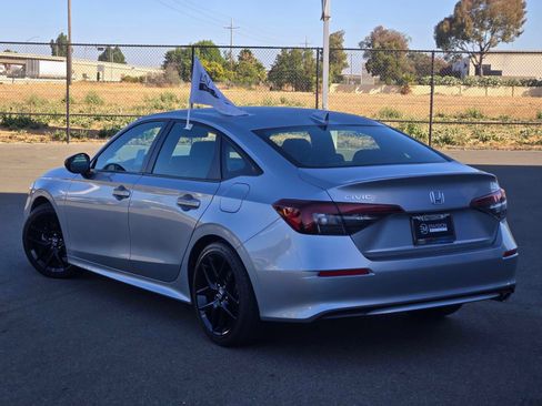 Used 2025 Honda Civic Sport image 5