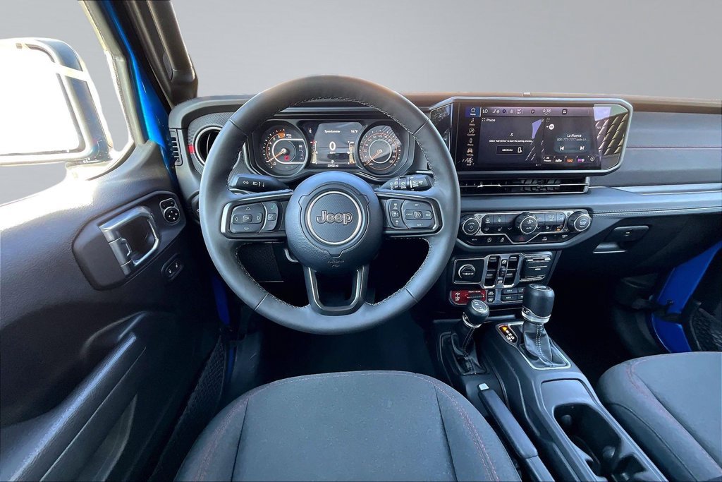 Certified 2025 Jeep Wrangler Unlimited Rubicon w/ Convenience Group AWD/4WD image 5