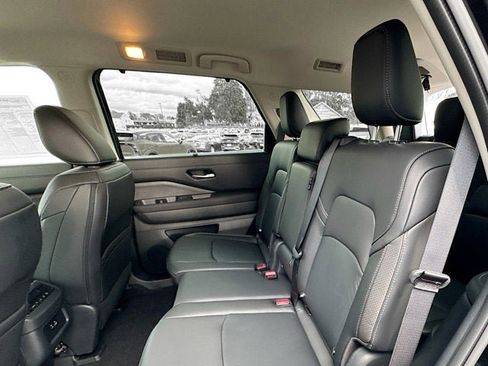 New 2025 Nissan Pathfinder SL w/ Cargo Package image 27