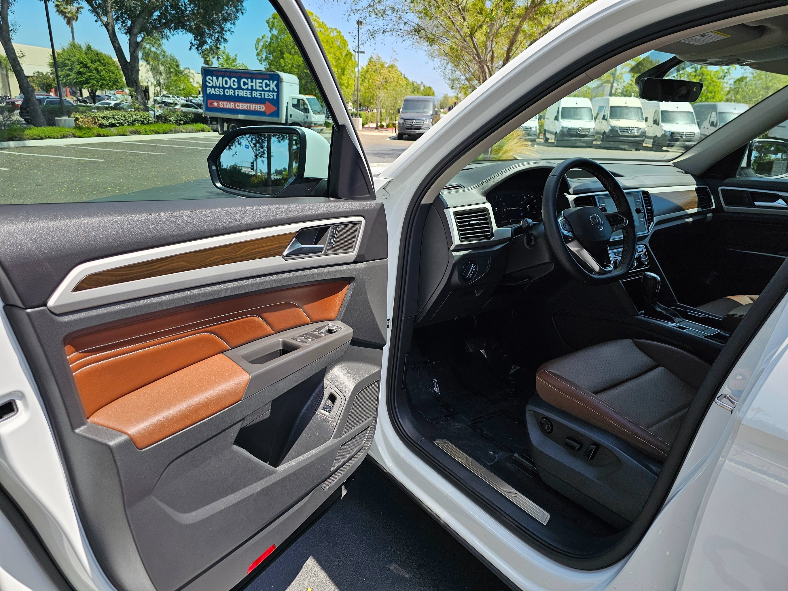 Used 2023 Volkswagen Atlas SE FWD image 12